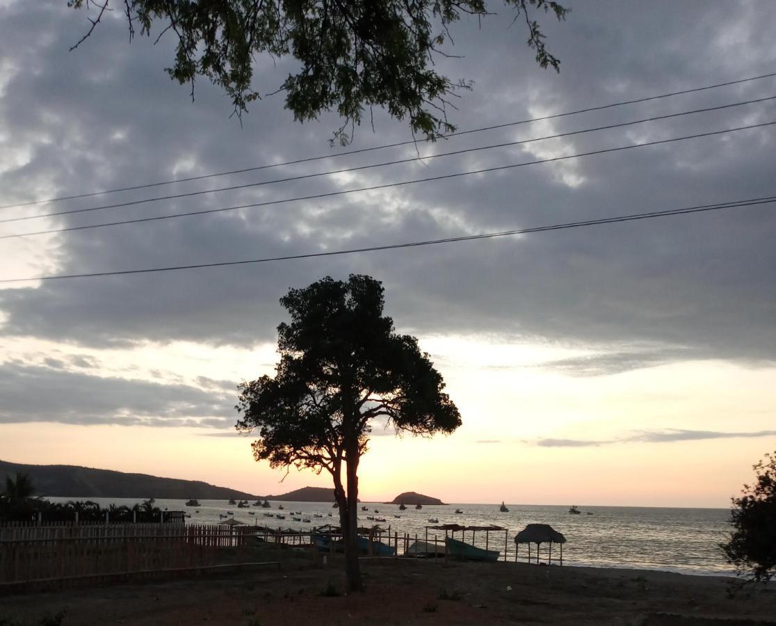 Hospedaje Algarrobo Machalilla Esterno foto